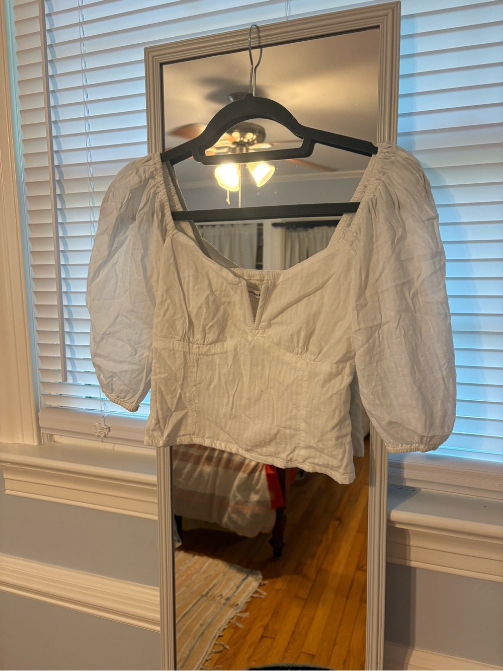 Abercrombie & Fitch White Puff Sleeve Crop Top